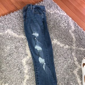 Levi Jeans: Size 28: fit like a glove